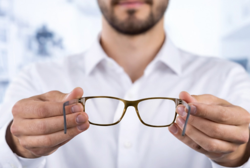 Ordoptic I Essayage de lunettes chez un opticien